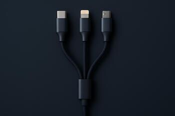 3-in-1 cable with USB-C, Lightning and Micro-USB tips