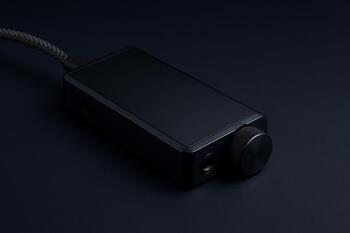 Portable DAC/amp with braided cable and knob