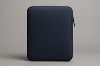 Slim padded laptop sleeve with side zip